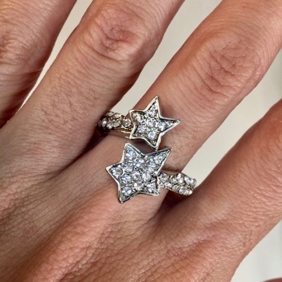 ❤️Beautiful Double Star Ring With CZ Stones - Picture 6 of 7
